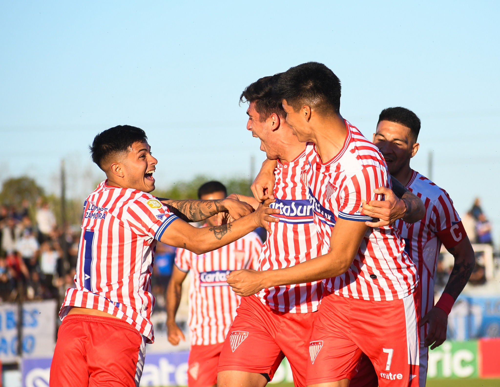 Festejo del segundo gol