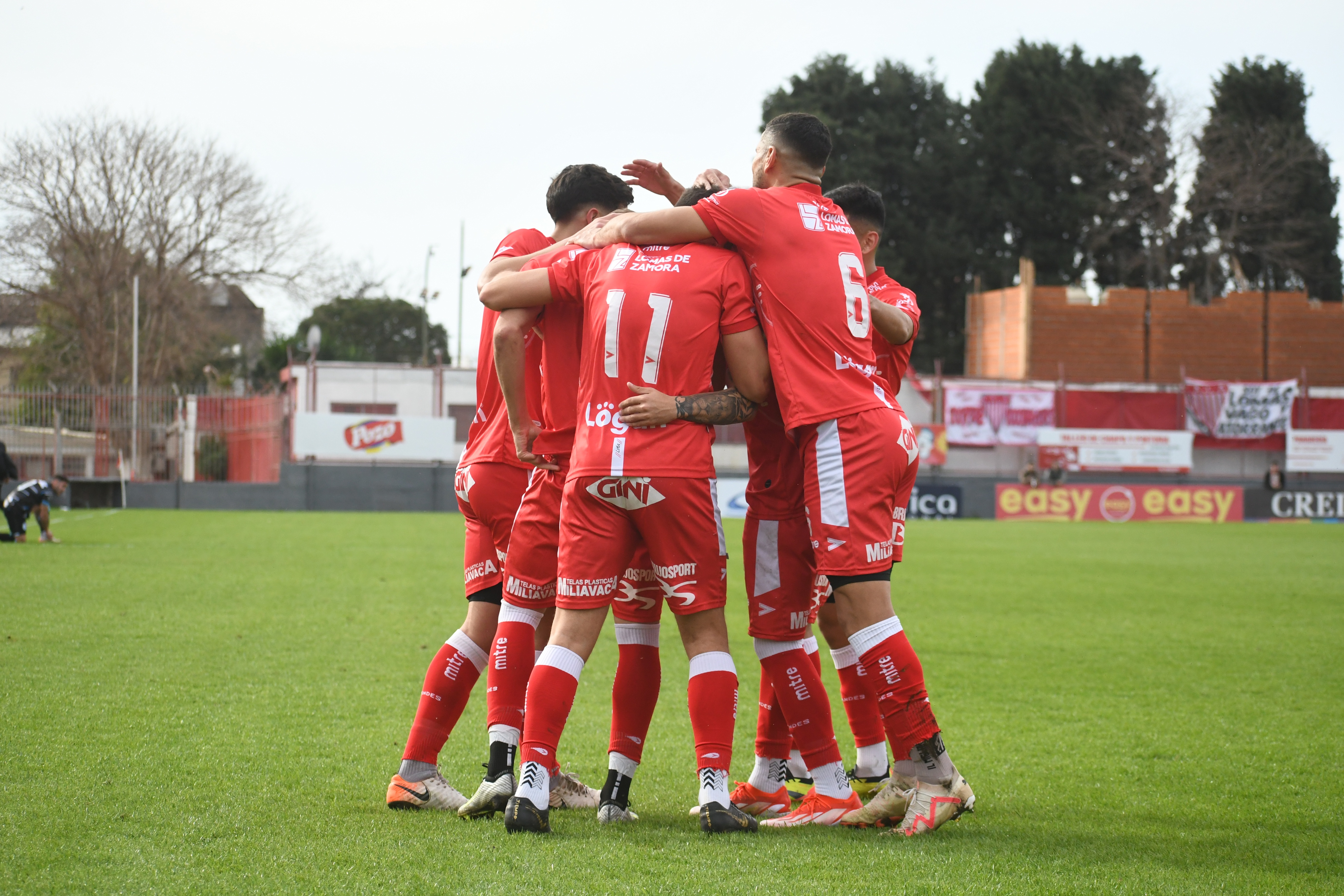 Triunfo de Lomas ante la Academia del Oeste